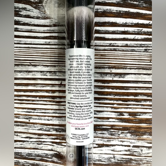 IT COSMETICS Airbrush Dual-Ended Flawless Brush Brand New - Picture 3 of 3